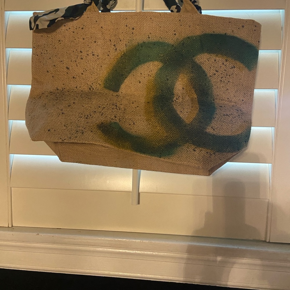 NEW STRAW TOTE  Bag - Green and Yellow locking double C’s - Picture 3 of 7